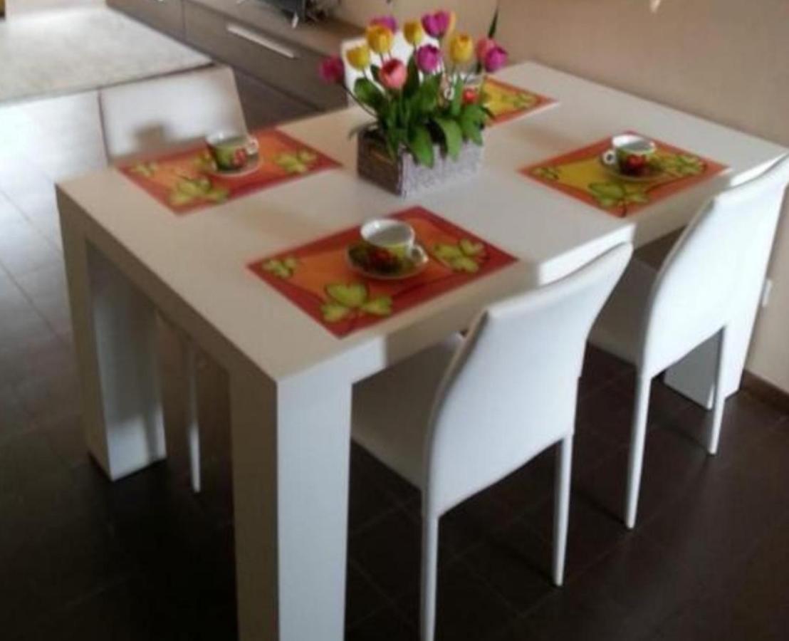 I Tulipani Di Anna Apartment กัสติลโยเน เดล ลาโก ภายนอก รูปภาพ