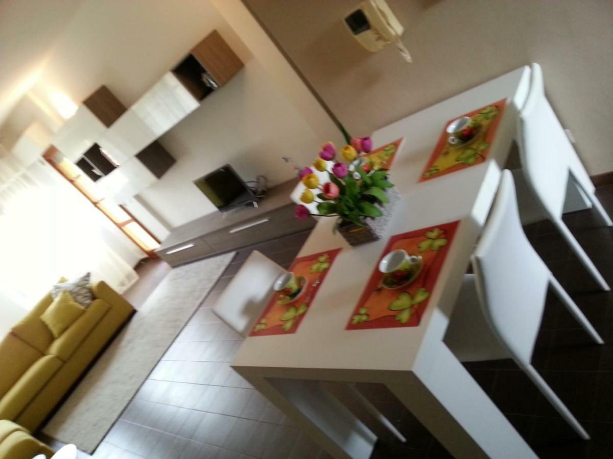 I Tulipani Di Anna Apartment กัสติลโยเน เดล ลาโก ภายนอก รูปภาพ