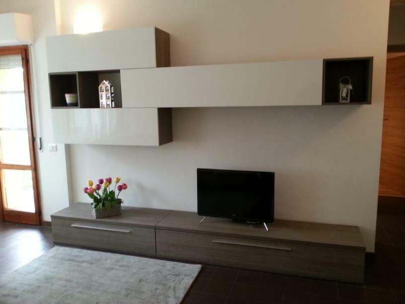 I Tulipani Di Anna Apartment กัสติลโยเน เดล ลาโก ภายนอก รูปภาพ